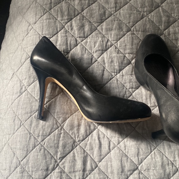 Shoes - Picture 2 of 4